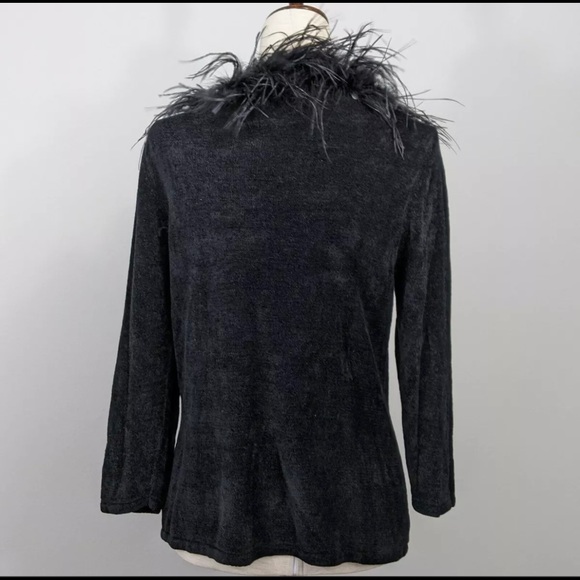 NWT Valerie Stevens Cheyenne Soft Sweater with detachable feather collar! - Picture 2 of 7